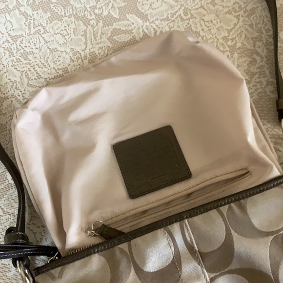 • FINAL - Authentic Coach purse • - Picture 10 of 11